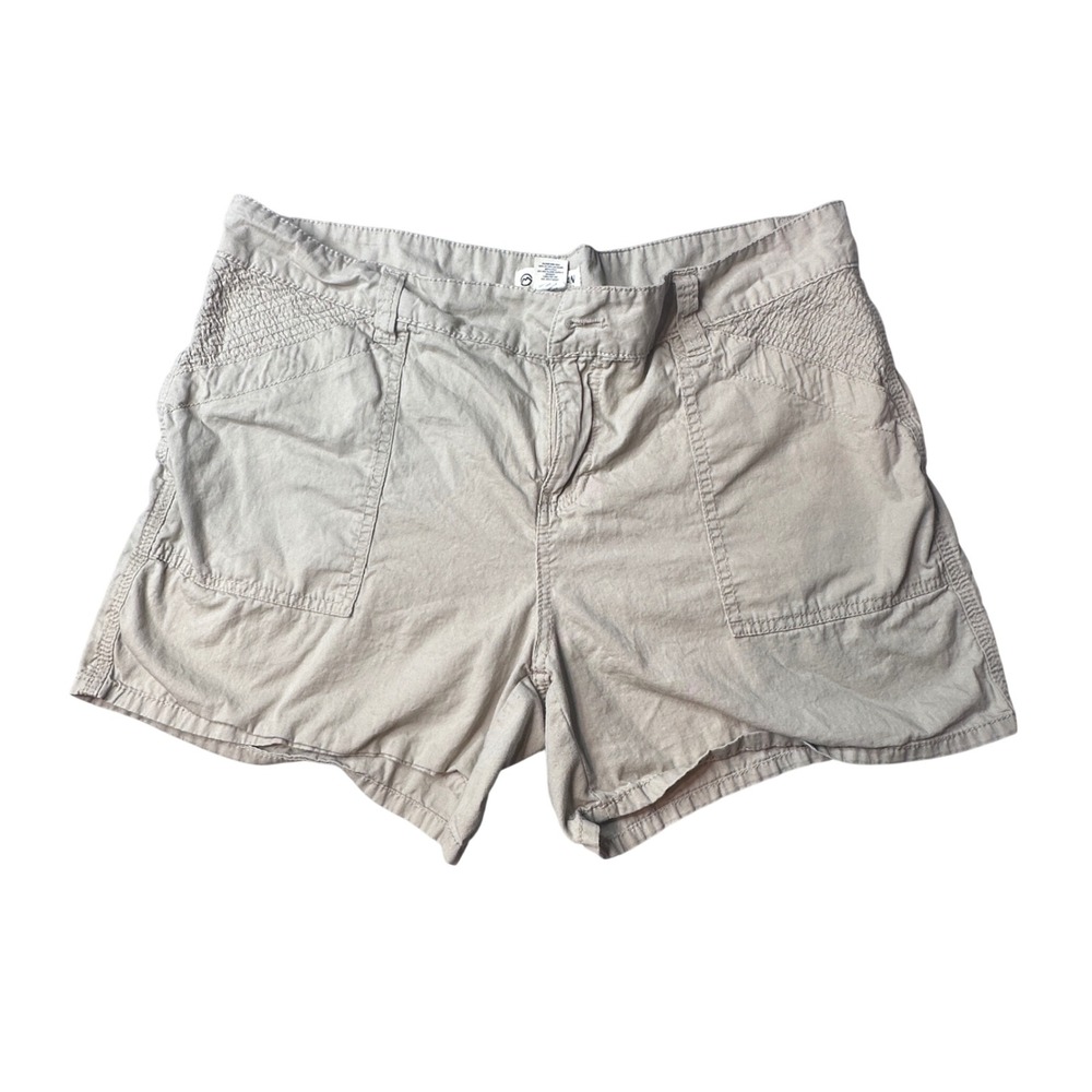 Magellan Outdoors Shorts Womens 12 Tan Khaki Cotton Patch Pocket Smocked Utility